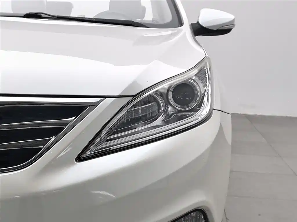 Eado 1.6 L Auto Luxury