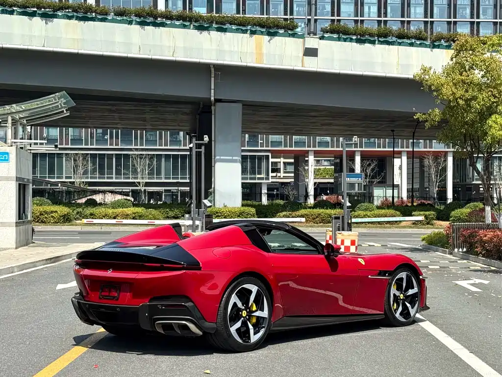 法拉利12 Cilindri 法拉利12 Cilindri 2024款 6.5 L Spider