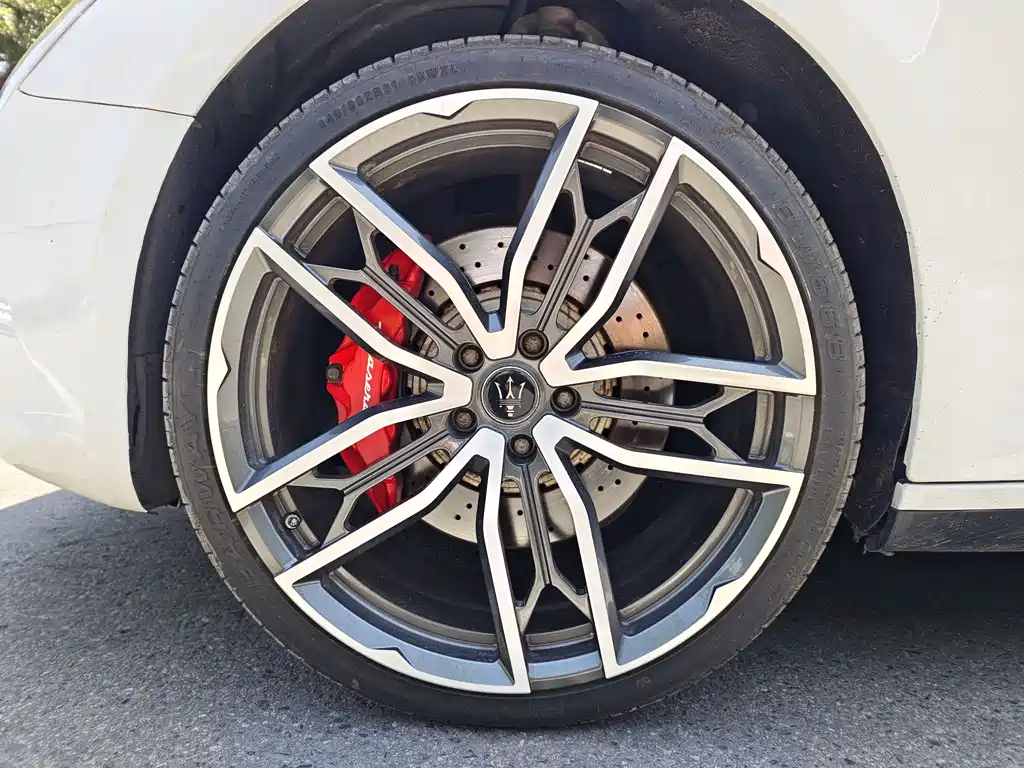 Ghibli 3.0 T Standard