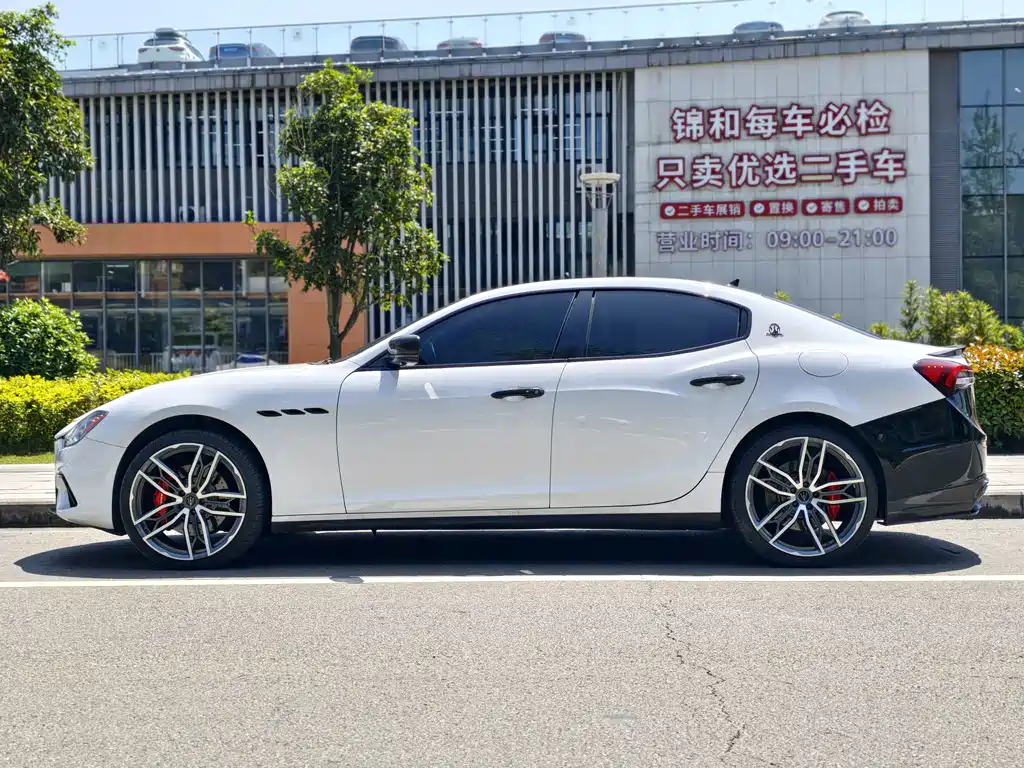 Ghibli 3.0 T Standard