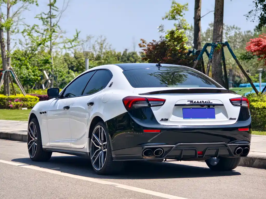 Ghibli 3.0 T Standard