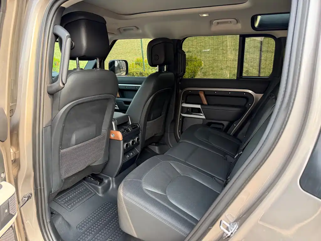 Land Rover Defender 110 P400 X-DYNAMIC HSE
