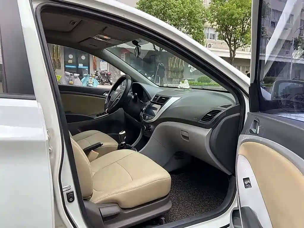 Accent 1.4 L Manual Intelligent GLS