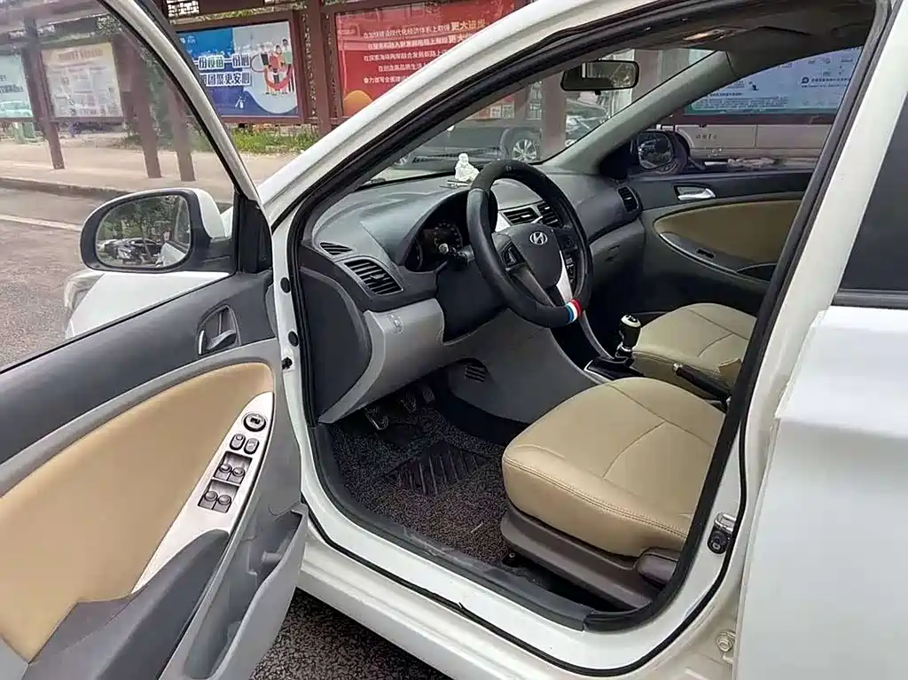Accent 1.4 L Manual Intelligent GLS