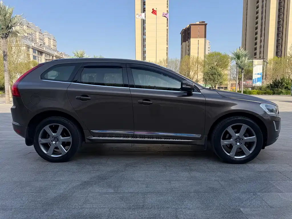 Volvo XC60 (Import) 沃尔沃XC60(进口) 2015款 T6 智逸版