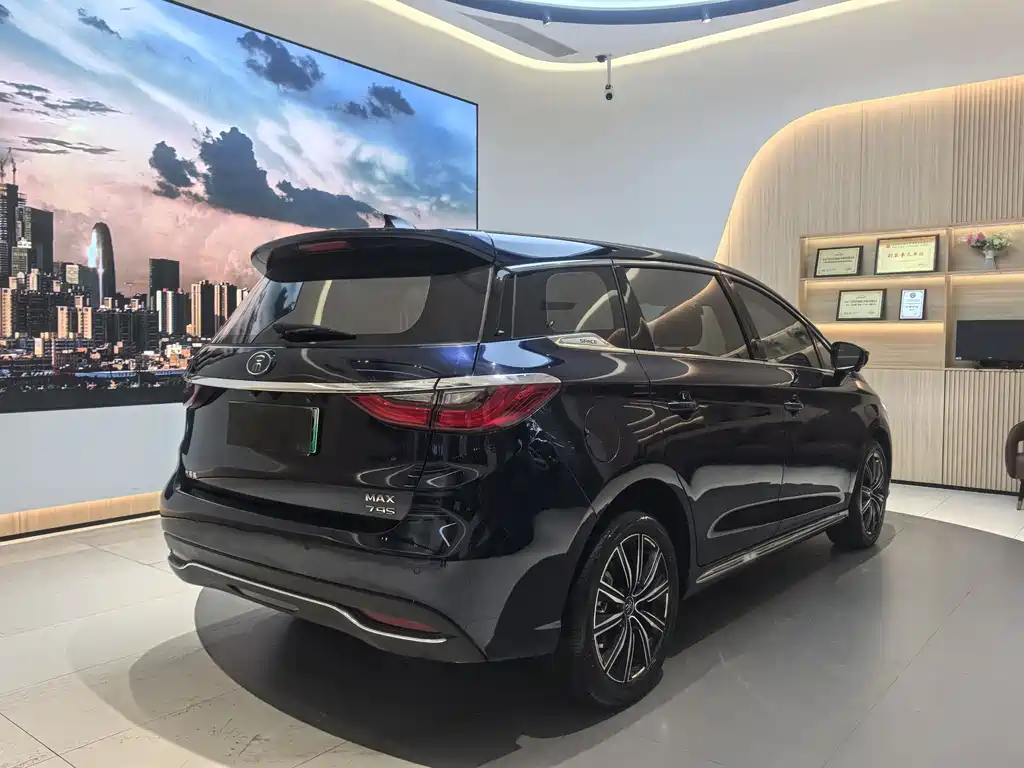 Song MAX NEV 宋MAX新能源 2019款 DM 1.5 T 智联致进型 7座 国VI