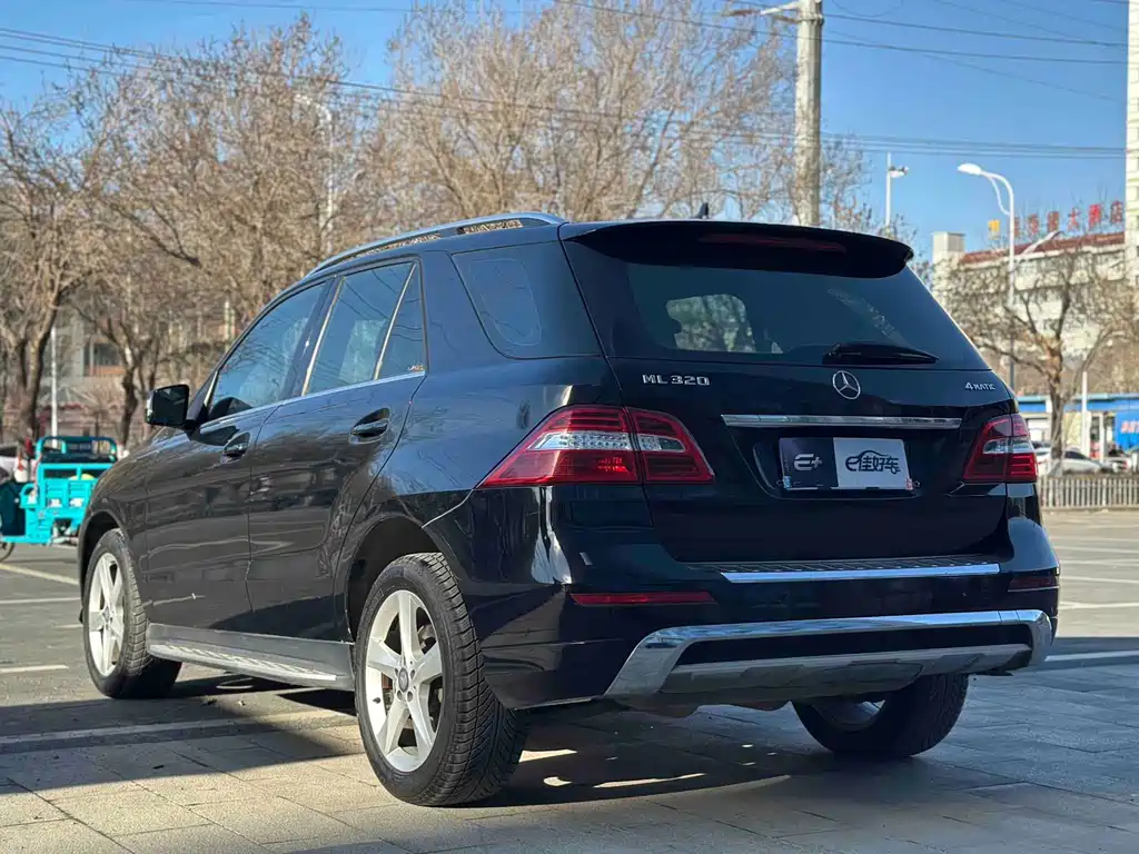 Mercedes-Benz M-Class ML 320 4 MATIC