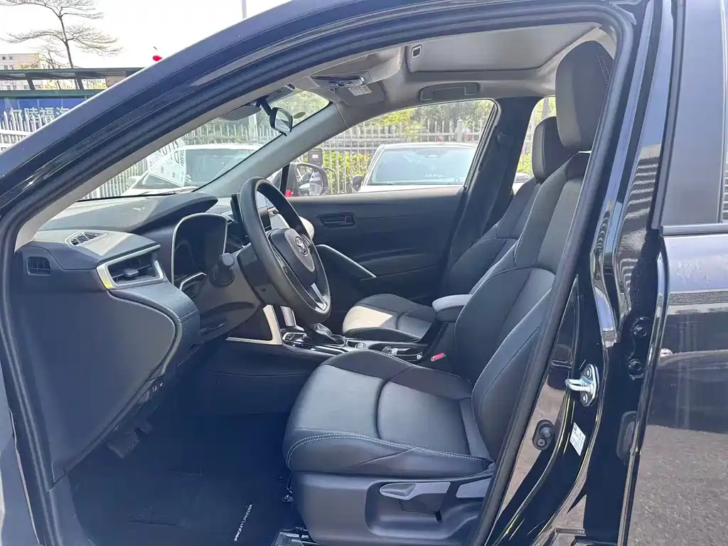 Frontlander 2.0 L CVT Leading