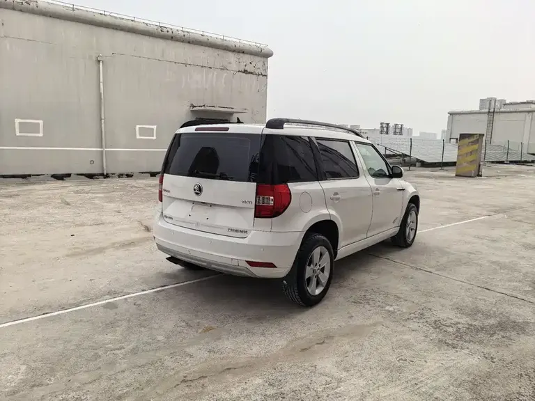 Skoda Yeti TSI280 DSG Forward