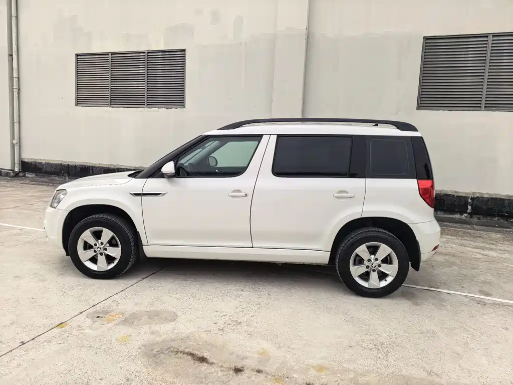Yeti TSI280 DSG Forward