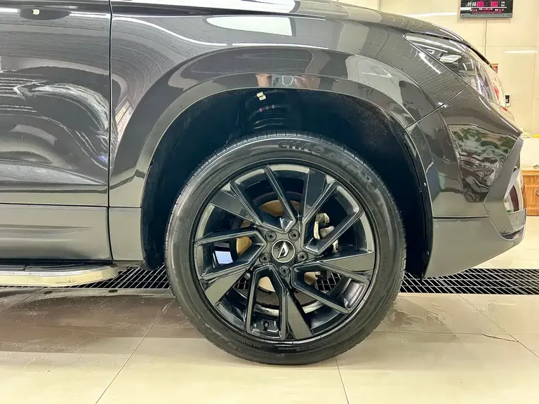Jetta VS7 Black Sharp 1.4 T Auto Glory Pro