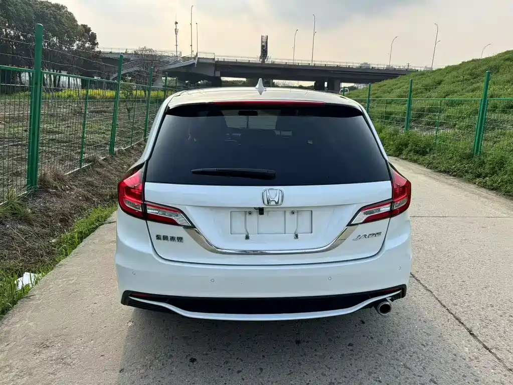 Jade 1.8 L Auto Comfort 5-seat