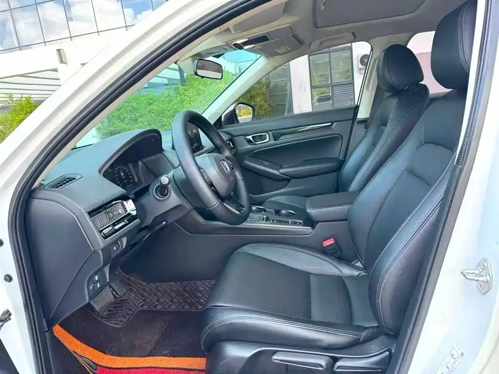 Integra 240 TURBO CVT Tech