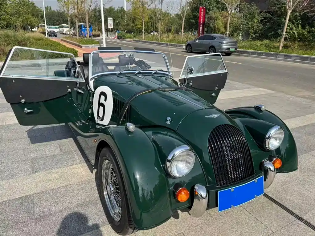 Morgan Plus 4 2.0 L Sport 2-seat