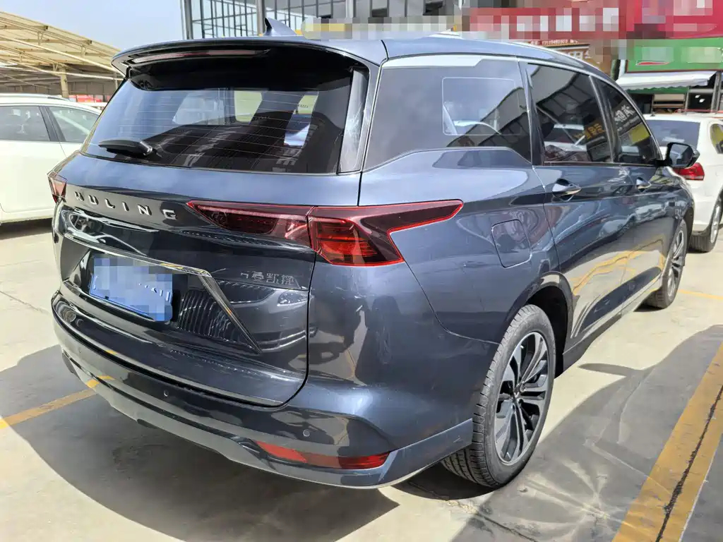Wuling Victory 1.5 T CVT Flagship