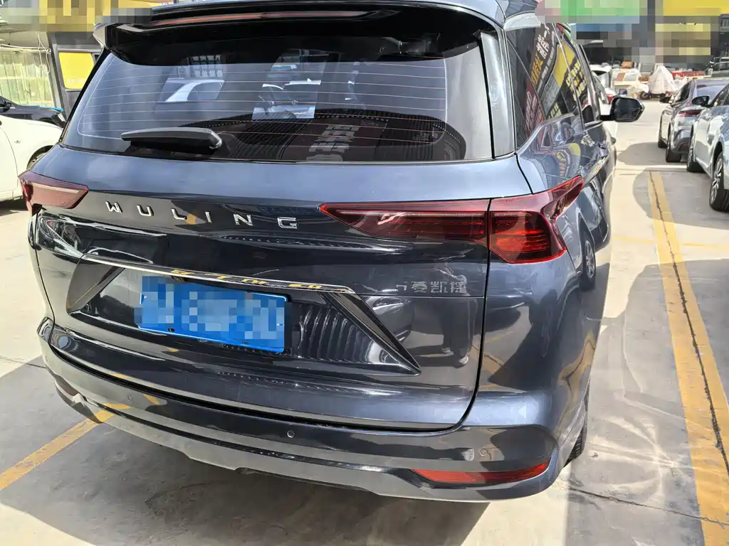 Wuling Victory 1.5 T CVT Flagship