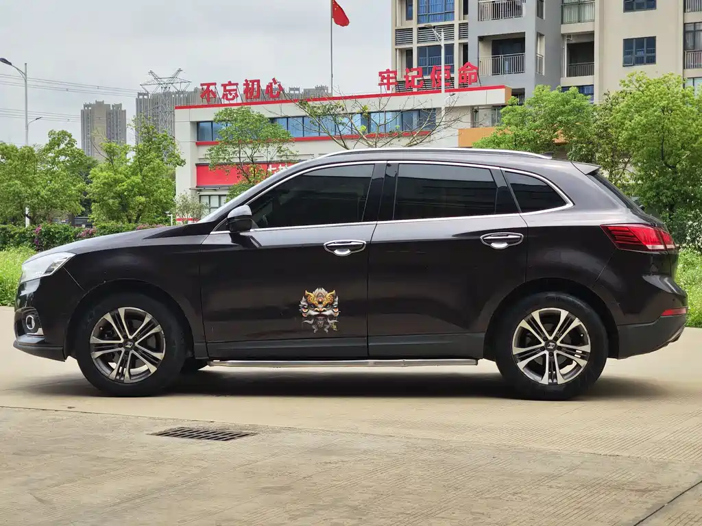Borgward BX7 28 T 2 WD Luxury 5-seat