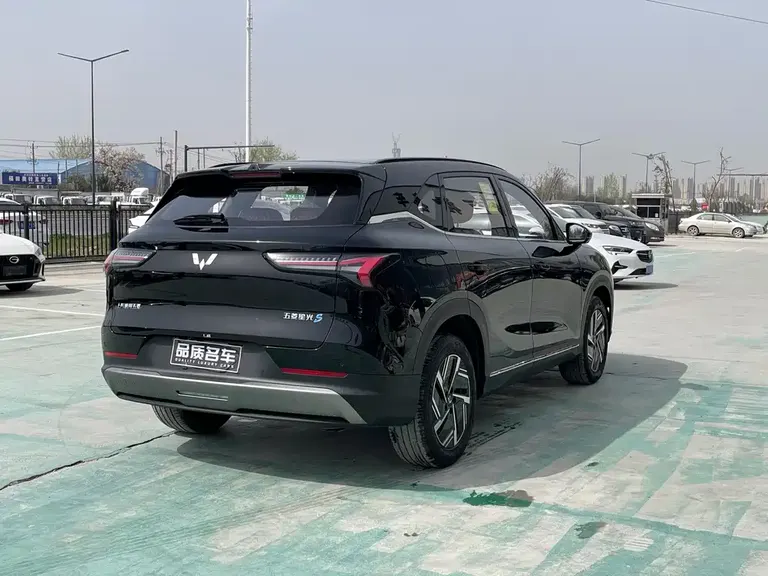 Wuling Starlight S 130 km Flagship