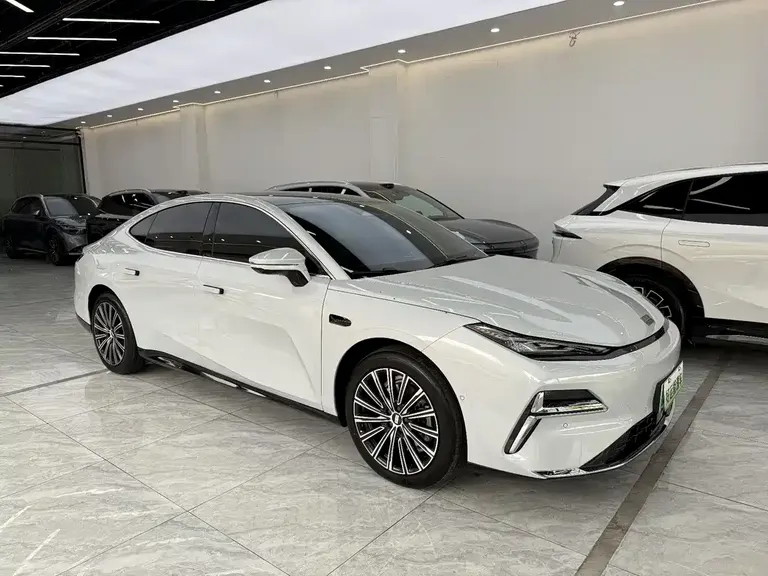 Geely Galaxy Xingyao 8 130 km EM-P Explorer
