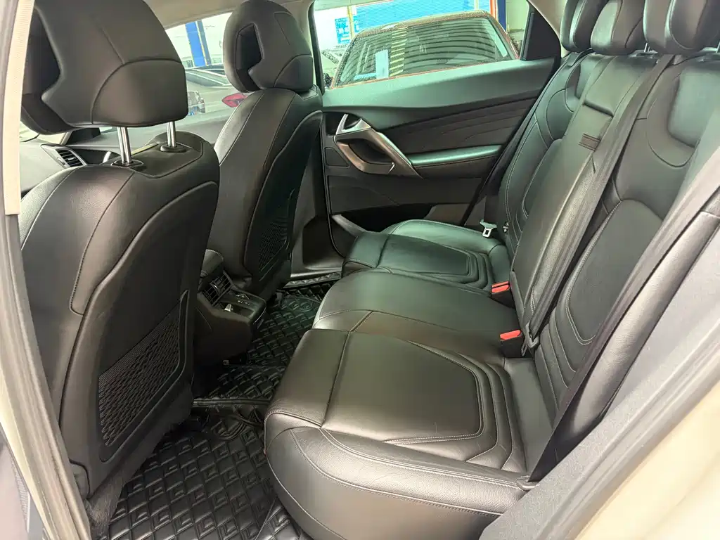 DS 5 1.6 T Luxury THP160