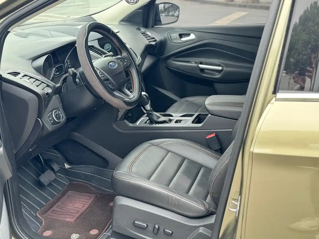 Kuga EcoBoost 245 4 WD Sport