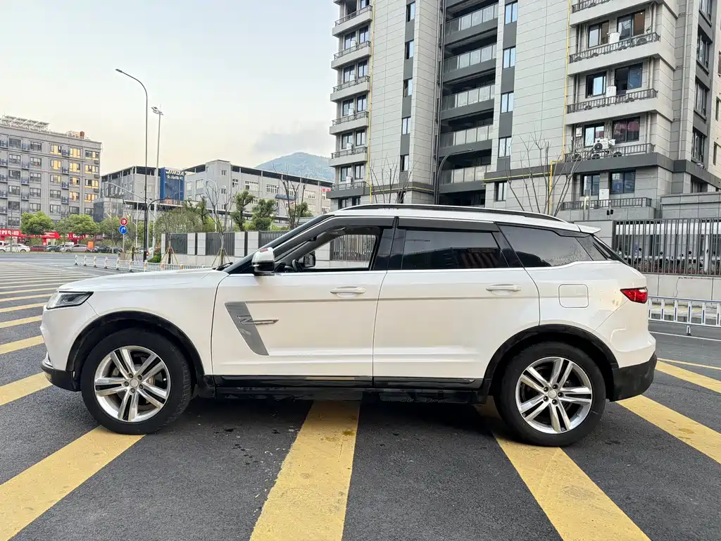 Zotye T700 1.8 T DCT Premium