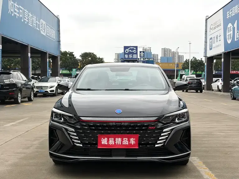 Dongfeng Yixuan MAX 1.5 T Super Handsome Trend Dad