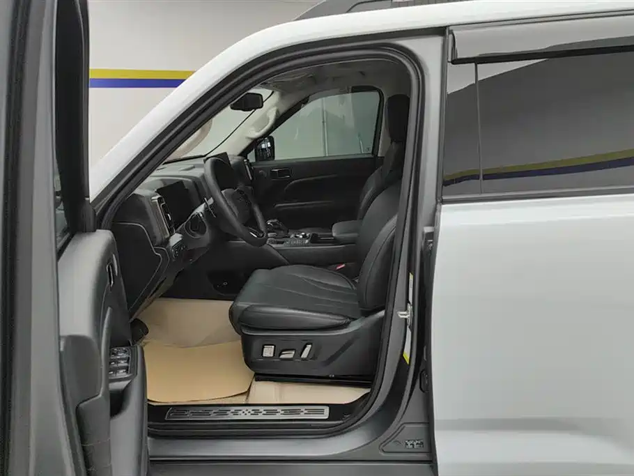 Haval H9 2.0 T Gasoline 4 WD Extreme Realm