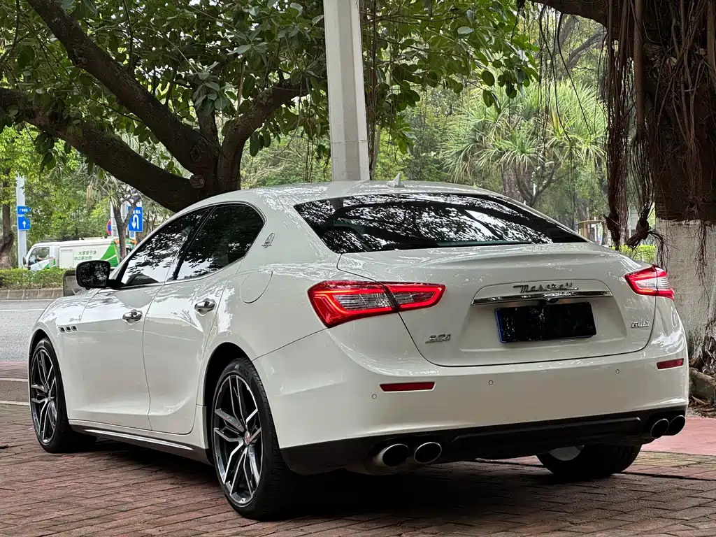 Ghibli 3.0 T Standard
