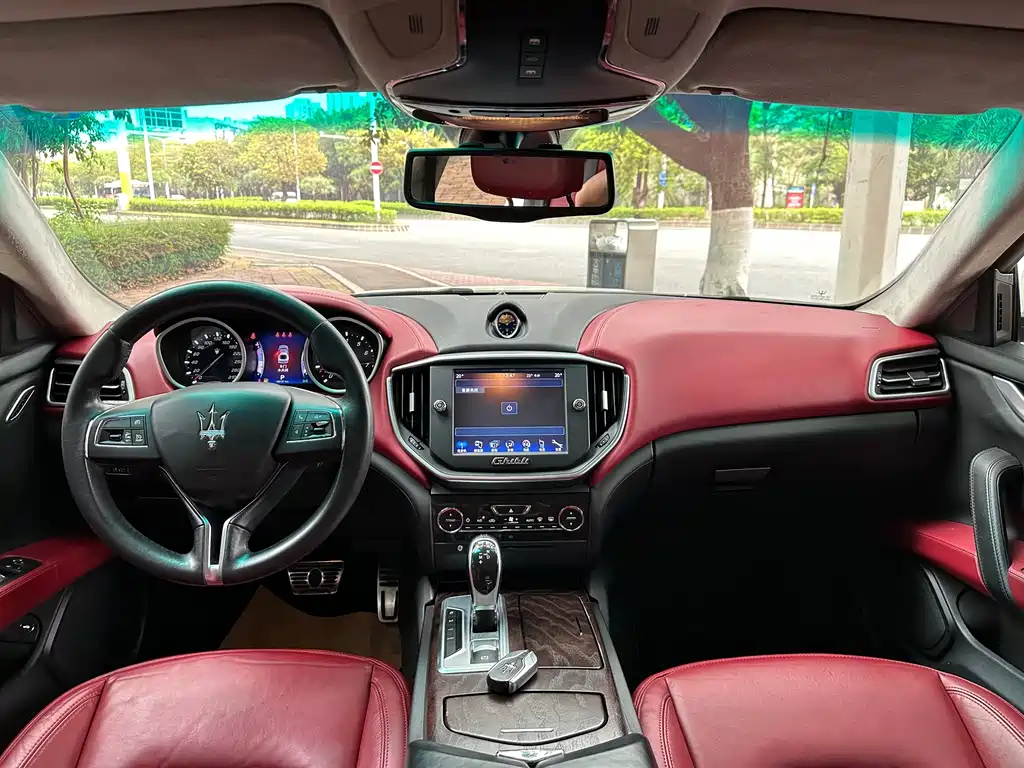 Ghibli 3.0 T Standard