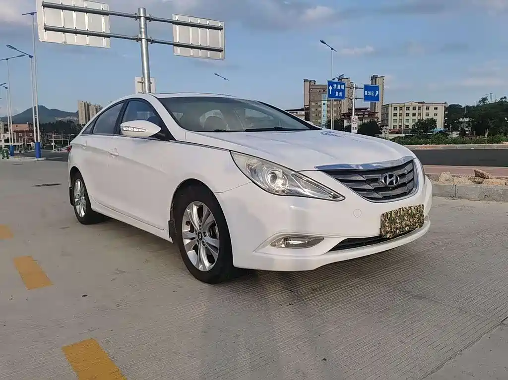Sonata 2.0 L Auto Distinguished