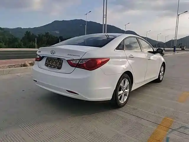 Sonata 2.0 L Auto Distinguished