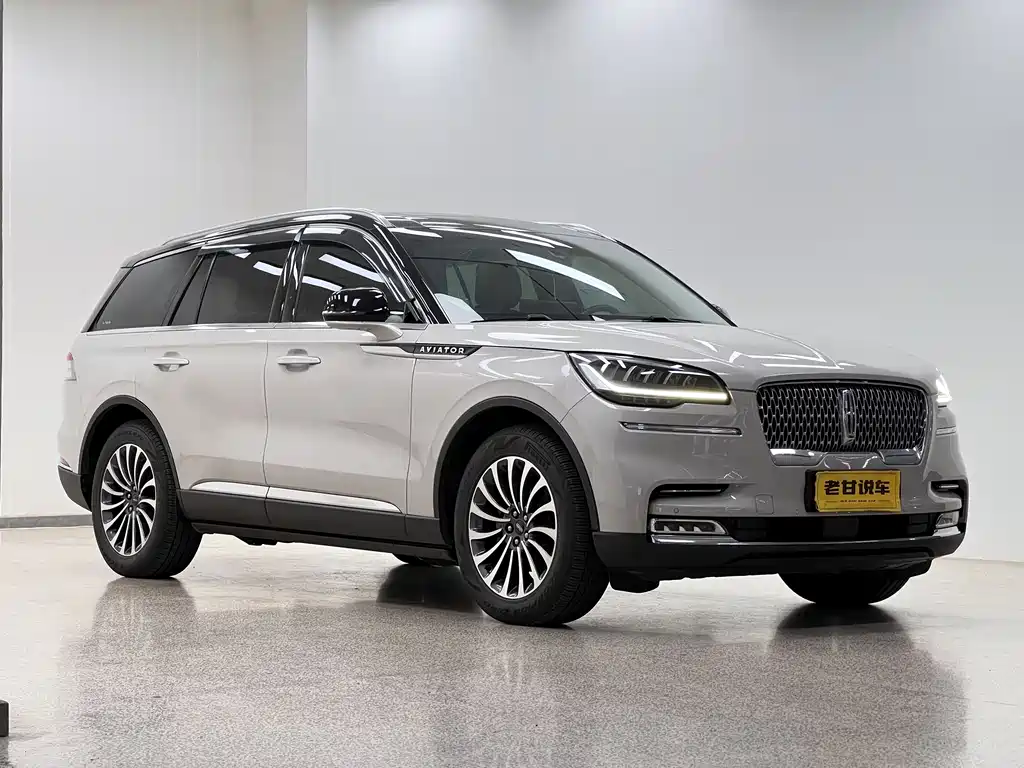 Aviator 3.0 T V6 4 WD Premium