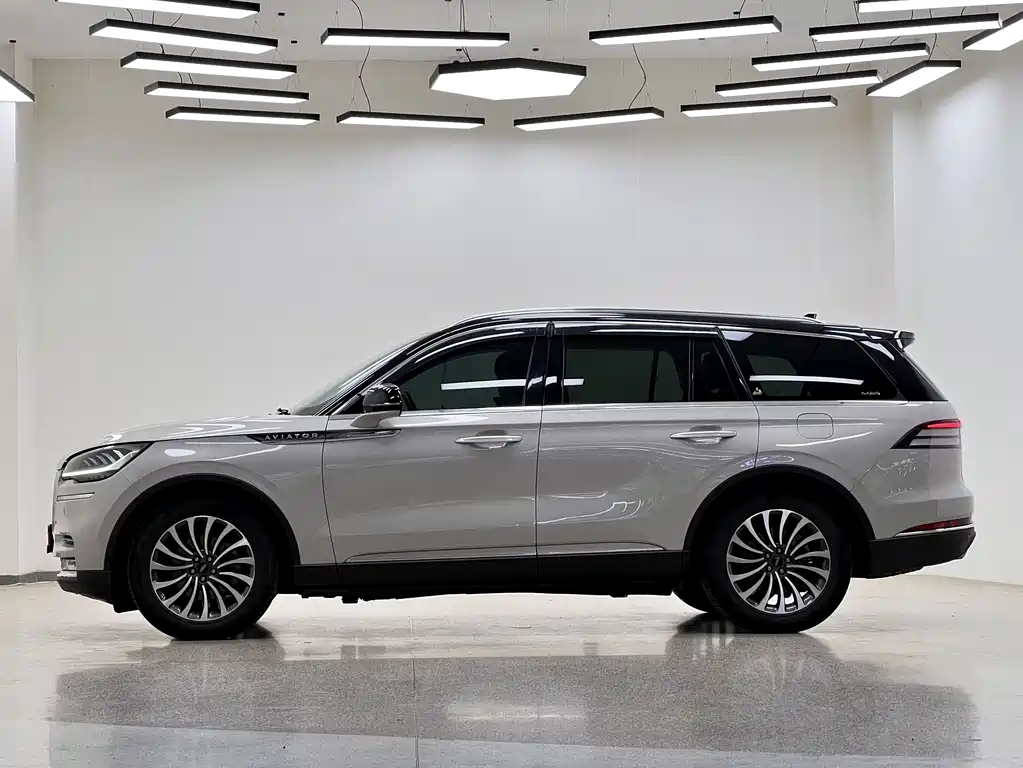 Aviator 3.0 T V6 4 WD Premium