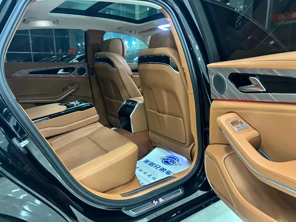 Hongqi H9 2.0 T Connected Flagship Enjoyment