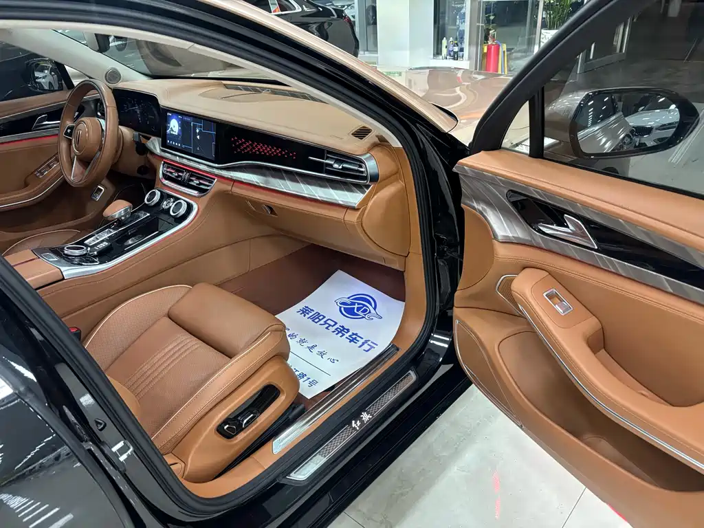 Hongqi H9 2.0 T Connected Flagship Enjoyment