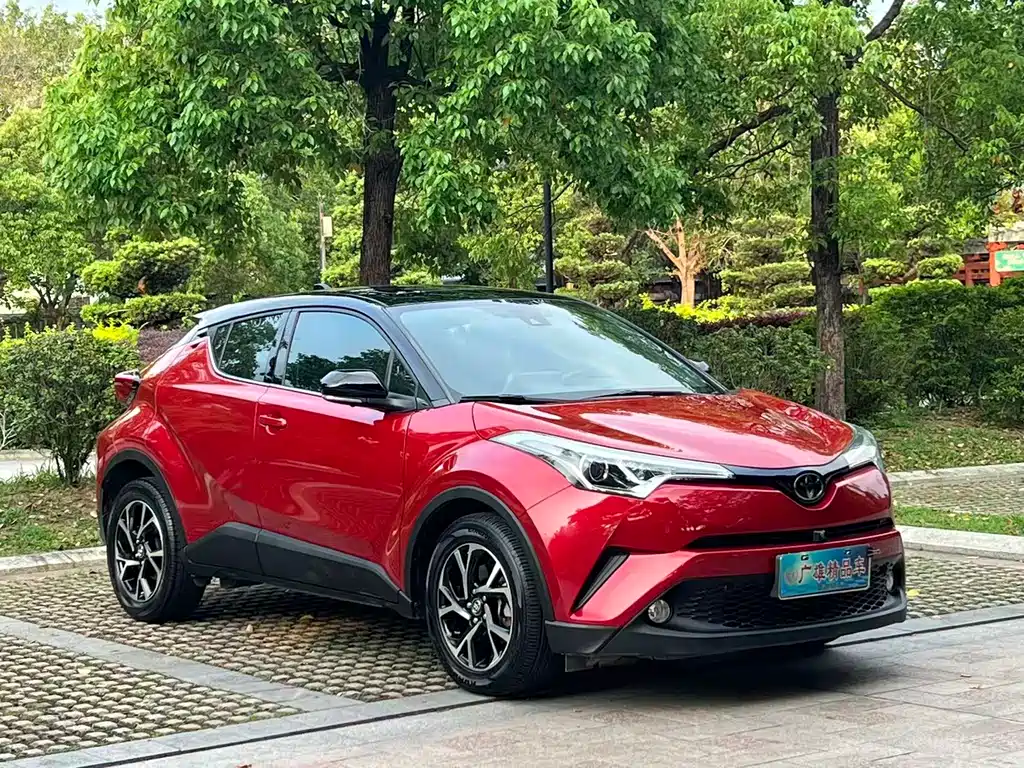 Toyota C-HR 2.0 L Leading