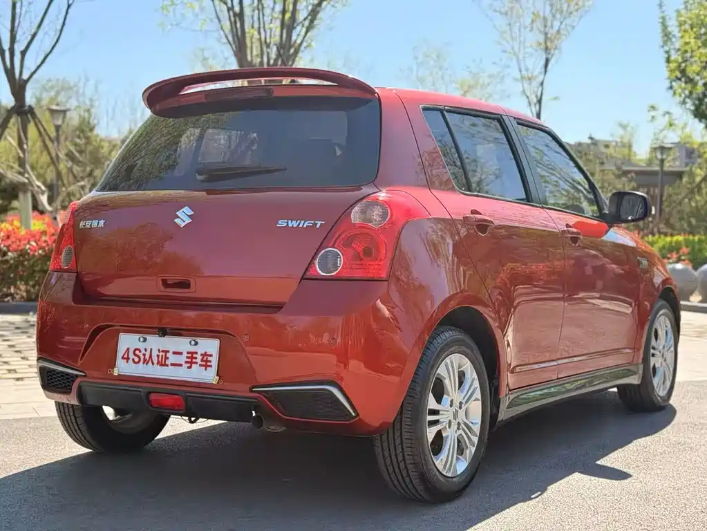 Swift 1.5 L Auto Fashion