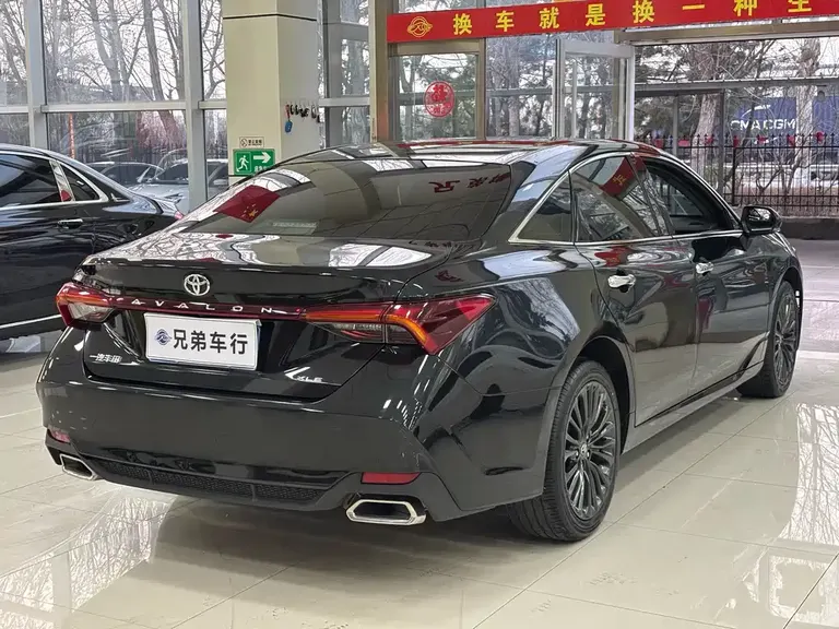 Toyota Avalon 2.0 L XLE Premium CN-VI