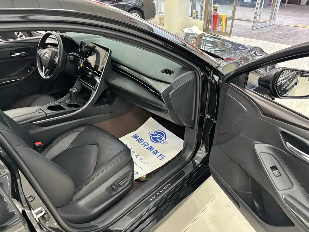 Avalon 2.0 L XLE Premium CN-VI