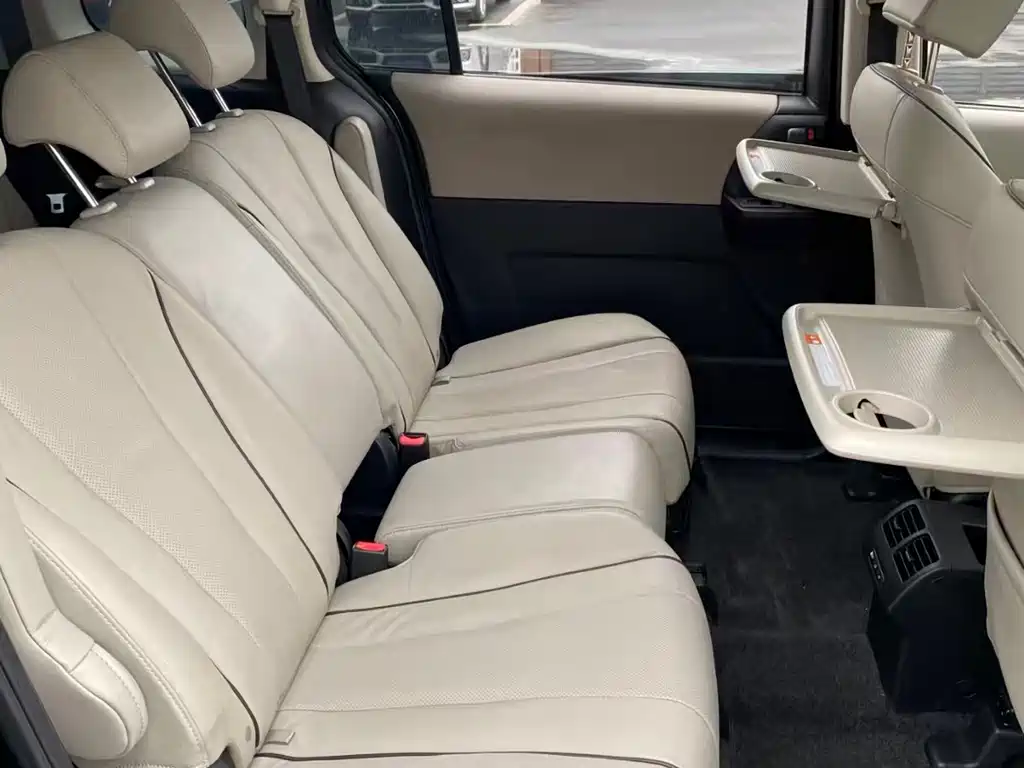 Mazda 5 2.0 L Auto Luxury