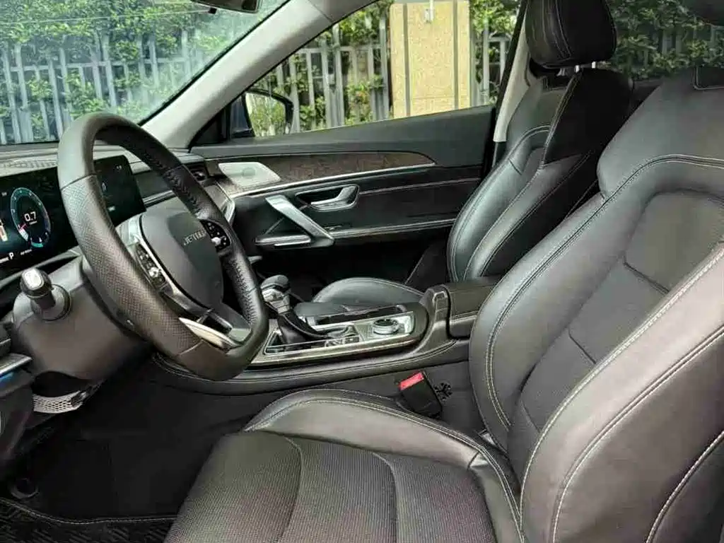 Jetour X70 PLUS 1.6 T DCT Star 5-seat