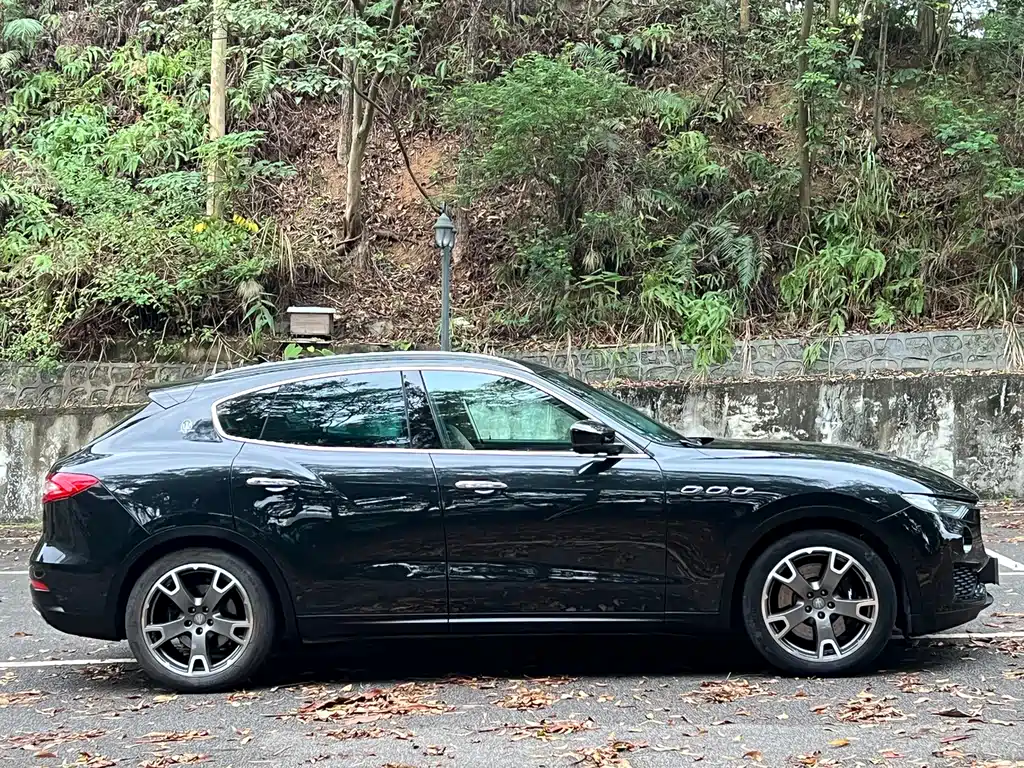 Levante 3.0 T S Standard