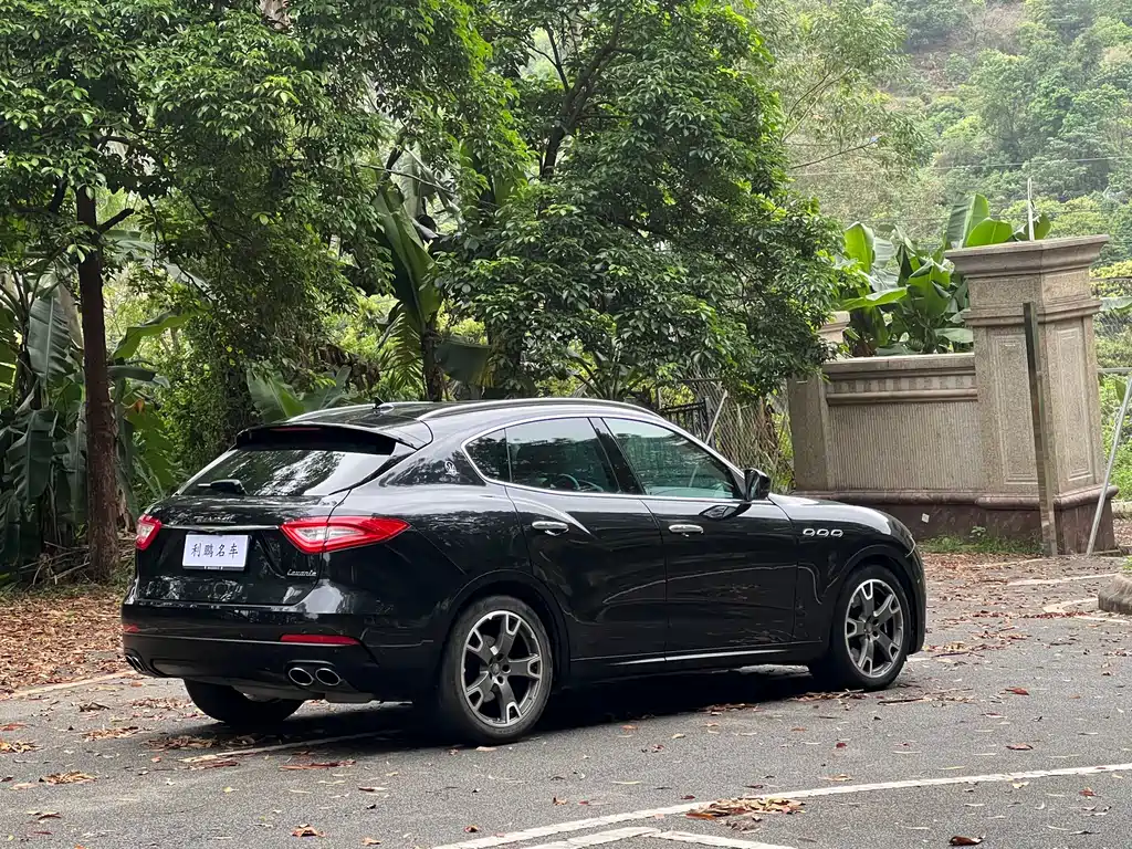 Levante 3.0 T S Standard