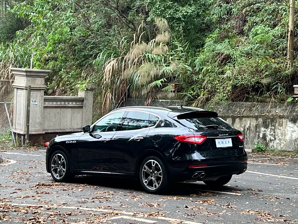 Levante 3.0 T S Standard
