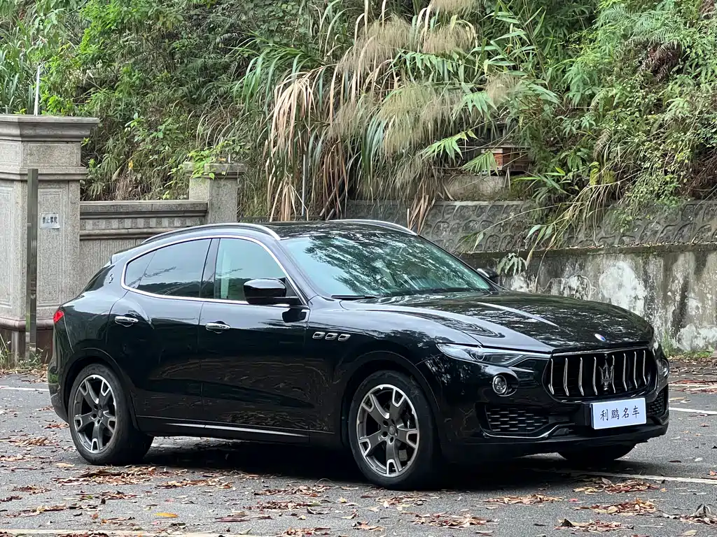 Levante 3.0 T S Standard