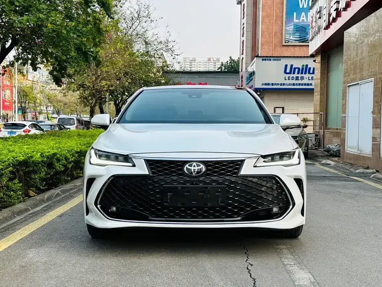 Toyota Avalon 2.5 L Touring Distinguished