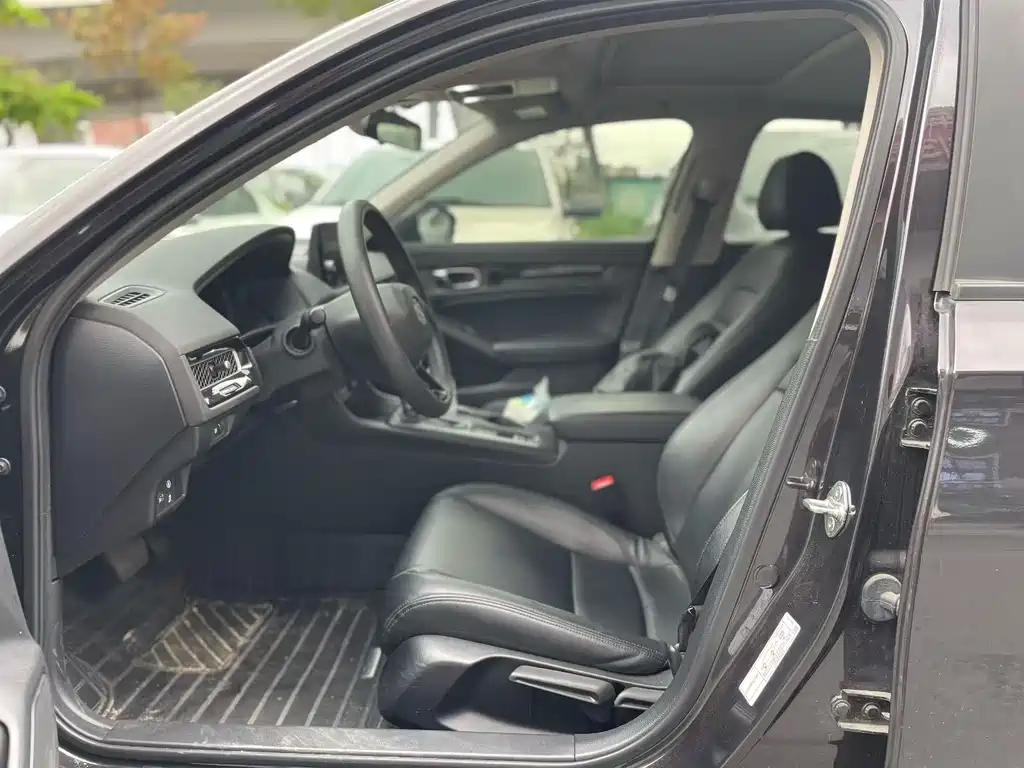 Integra 240 TURBO CVT Tech