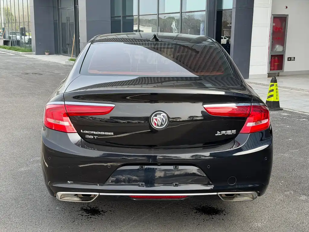LaCrosse Facelift 28 T Elite