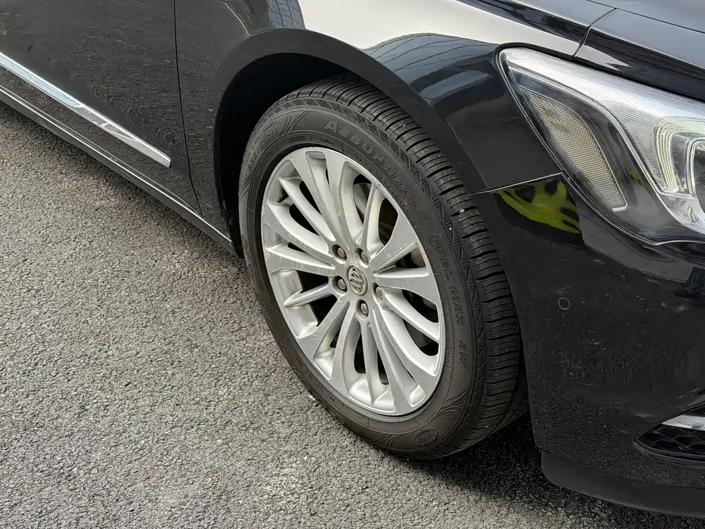 LaCrosse Facelift 28 T Elite